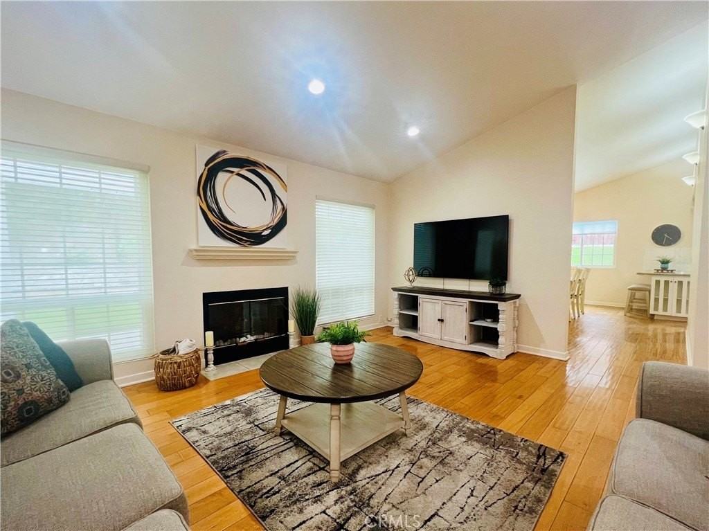 5309 Lockhurst Dr - Photo 4 of 29