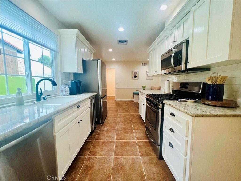 5309 Lockhurst Dr - Photo 6 of 29