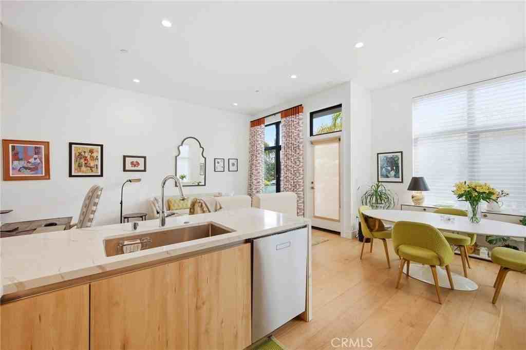 399 E Del Mar Blvd #103 - Photo 7 of 43