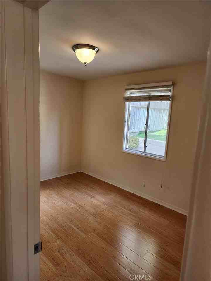 3633 4th Ave - Photo 4 of 39