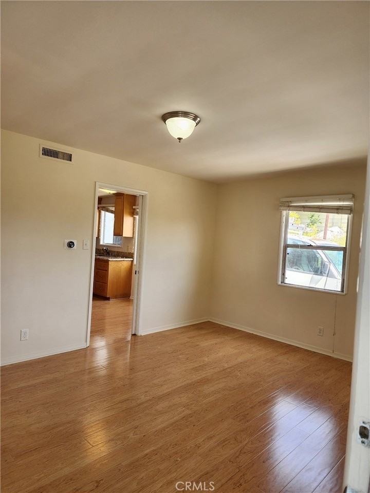 3633 4th Ave - Photo 5 of 39