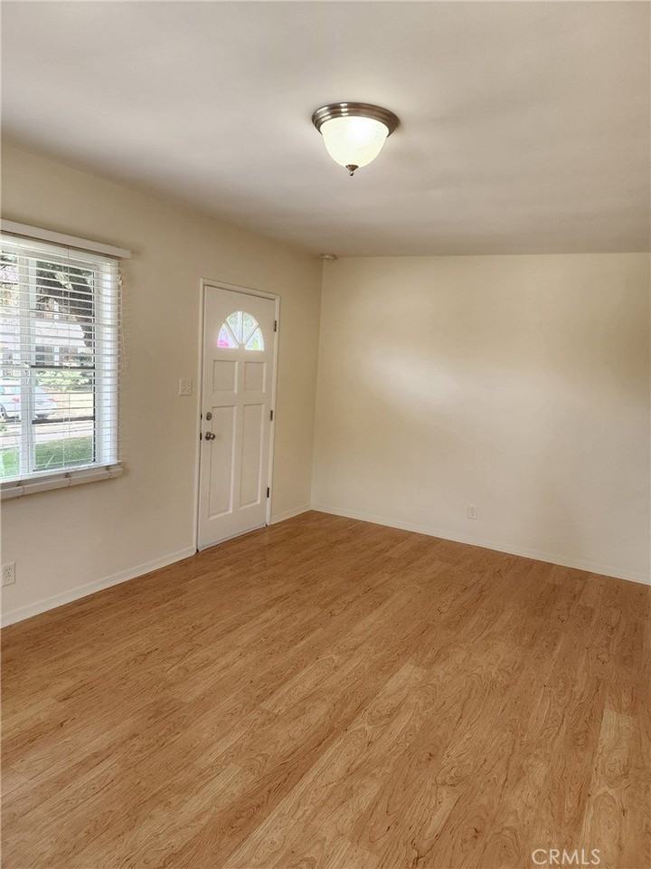 3633 4th Ave - Photo 6 of 39