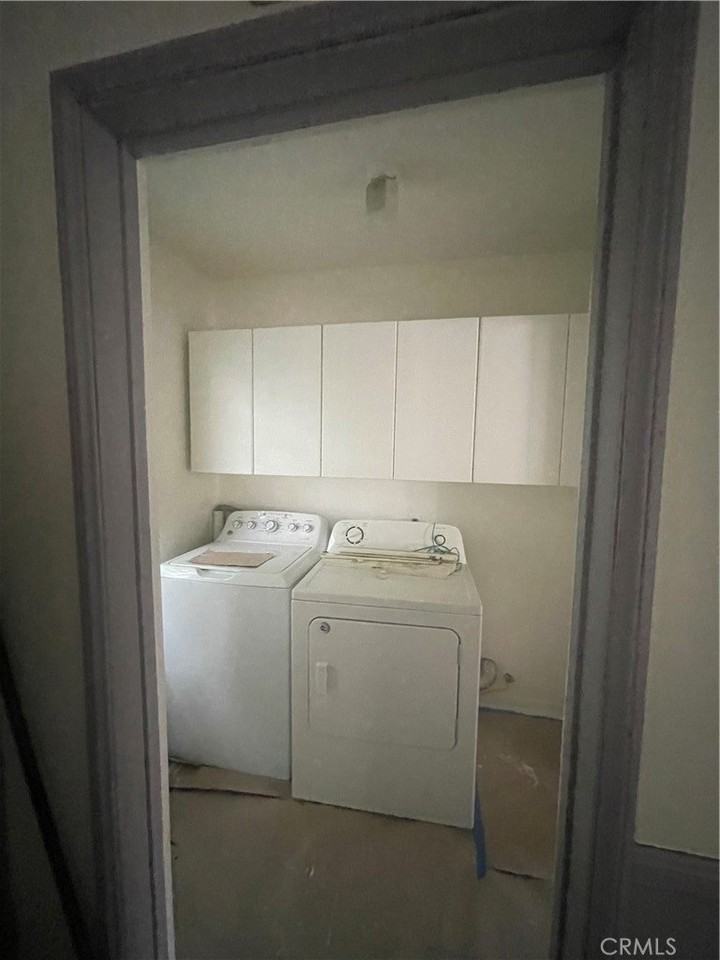 14315 Burbank Blvd #1-2 - Photo 4 of 4