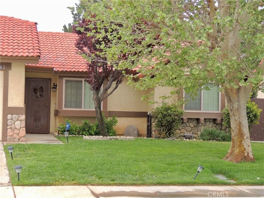 1142 Stephanie Ct - Photo 2 of 38