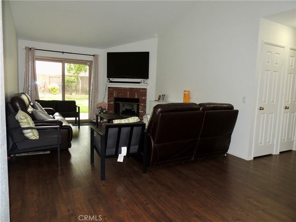 1142 Stephanie Ct - Photo 3 of 38