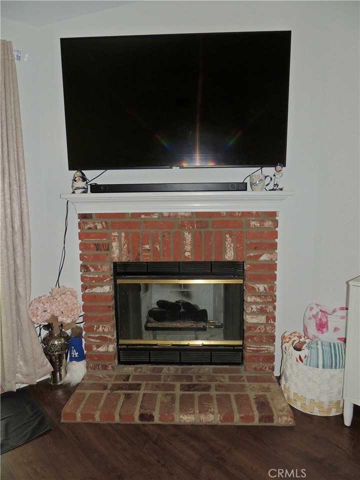 1142 Stephanie Ct - Photo 5 of 38