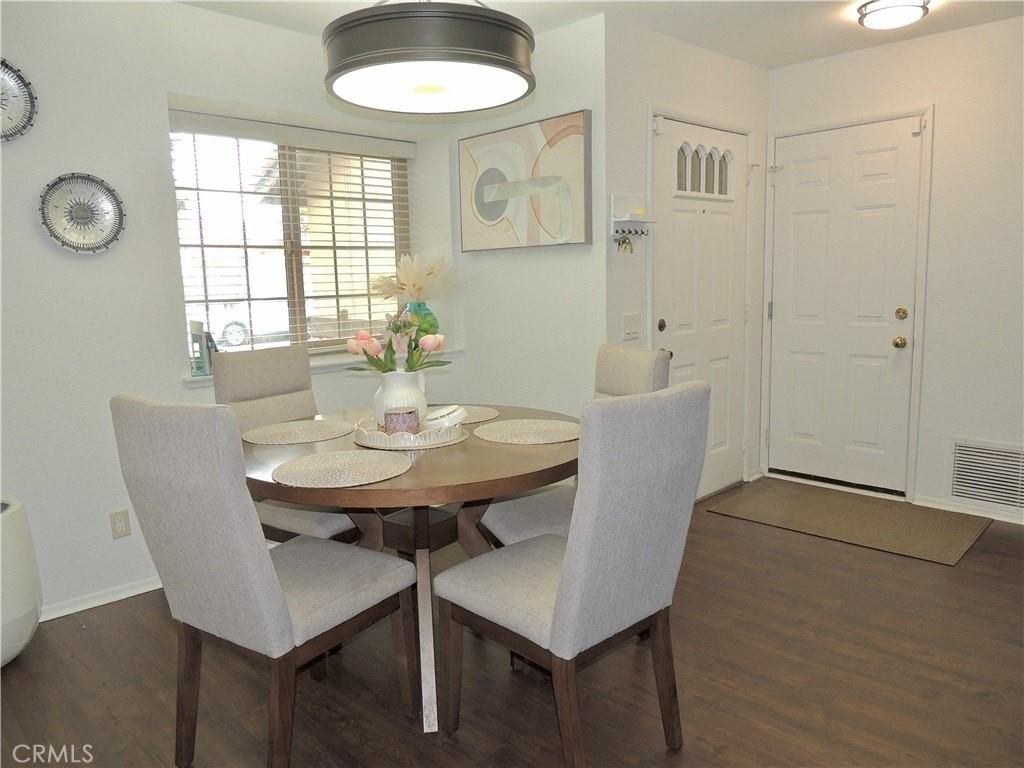 1142 Stephanie Ct - Photo 7 of 38