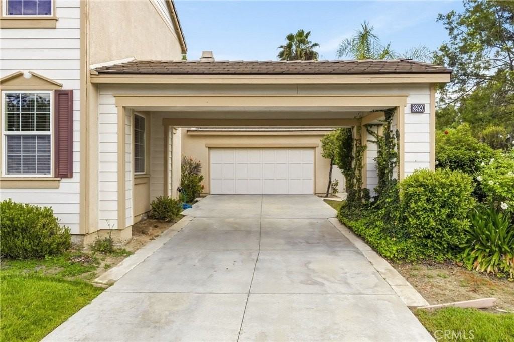 39790 Westchester Ct - Photo 4 of 46