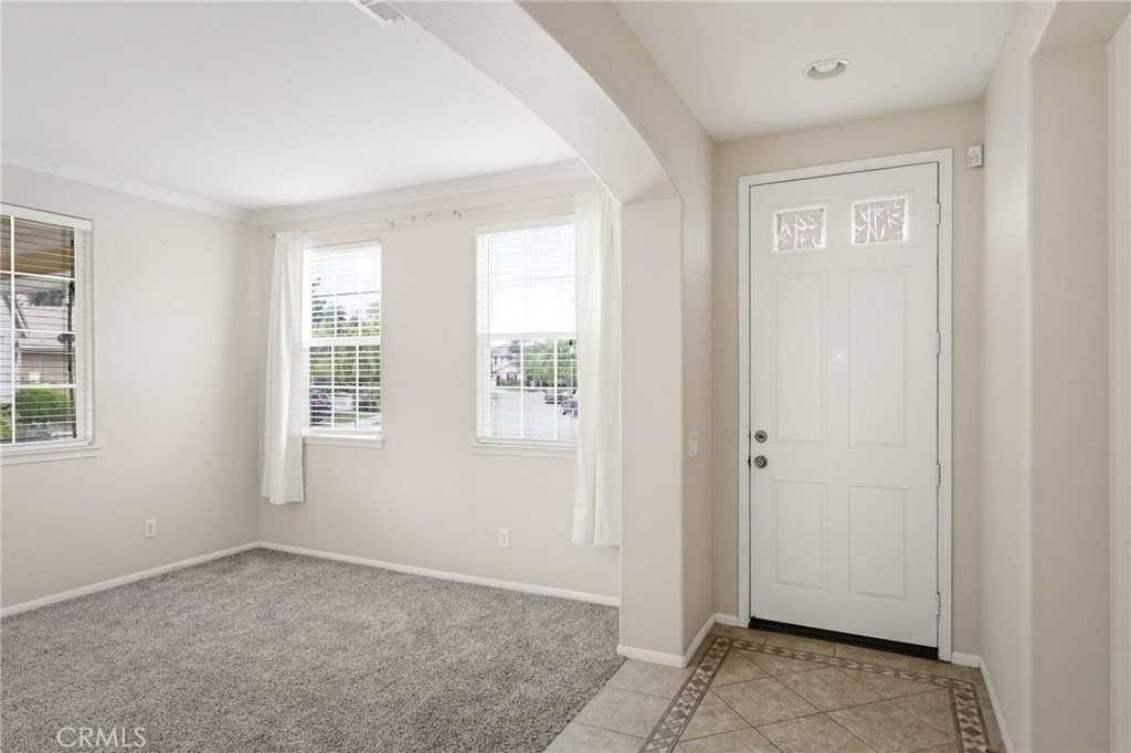 39790 Westchester Ct - Photo 6 of 46