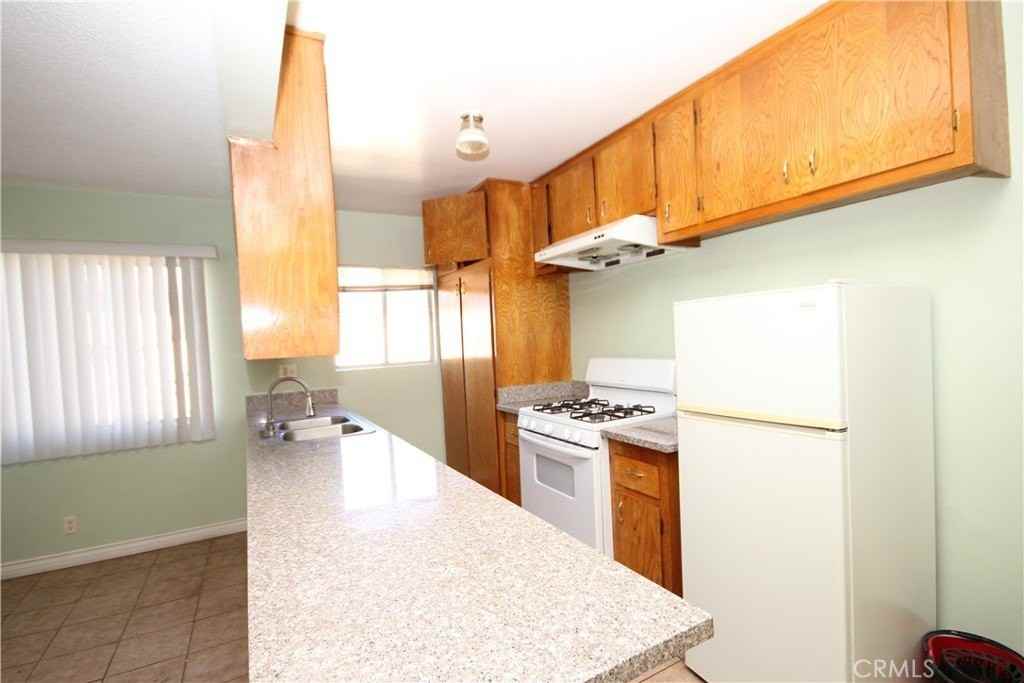 1622 S Chapel Ave #B - Photo 2 of 10