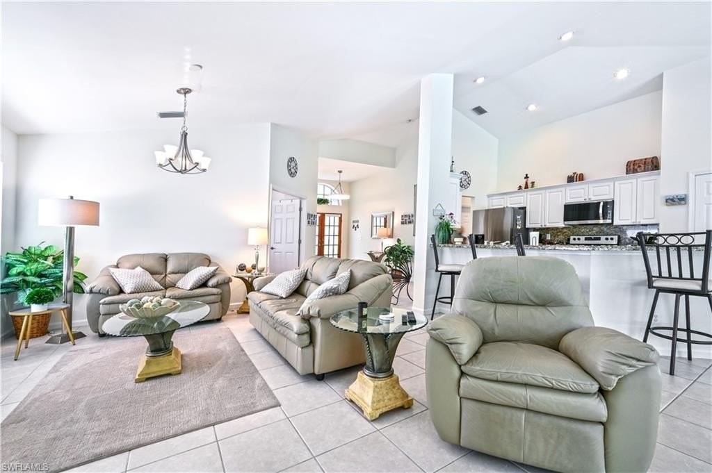 6453 Autumn Woods Blvd - Photo 7 of 36