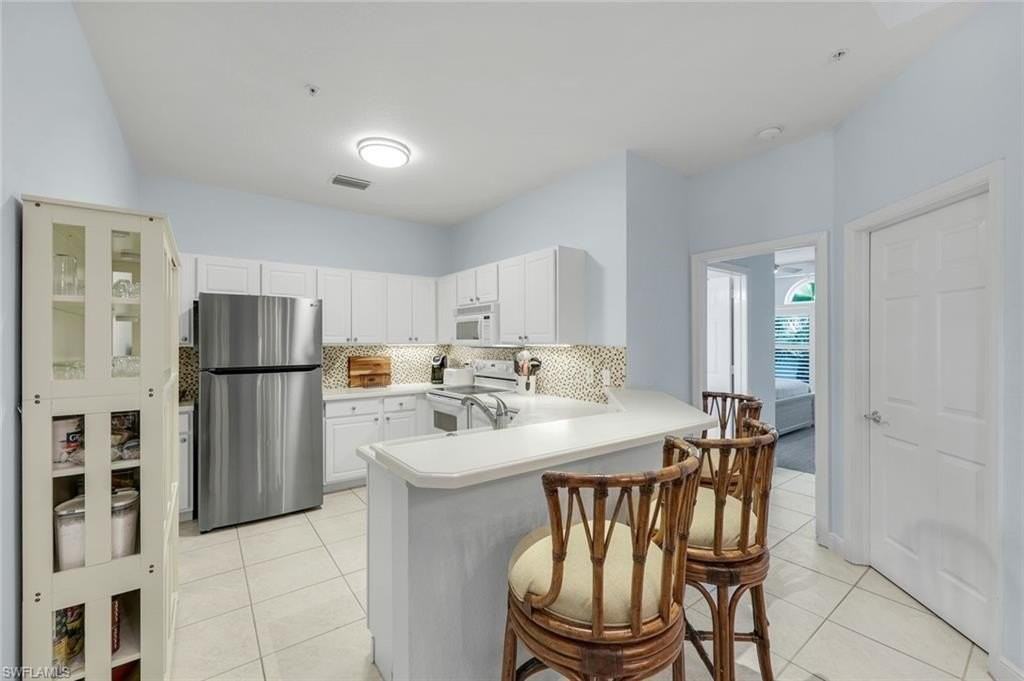 2110 Cay Lagoon Dr Apt 122 - Photo 6 of 30