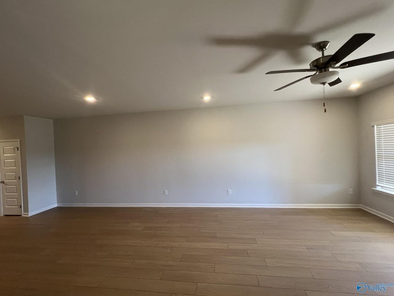 159 Little Britain St - Photo 5 of 30