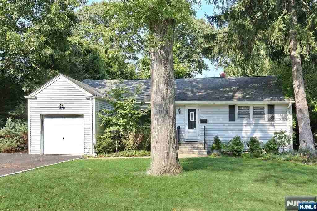 11 Evans Rd - Photo 3 of 31