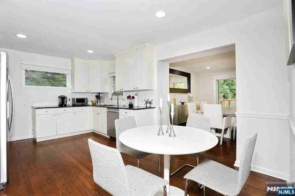 11 Evans Rd - Photo 7 of 31