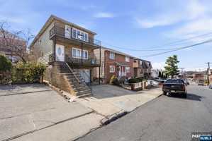 featured image of 370 Henry St Apt 2 #Apt 2