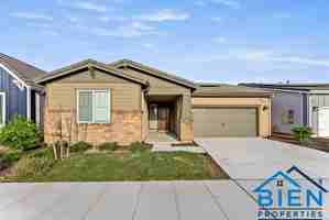 featured image of 1227 Las Rosas Ave #1