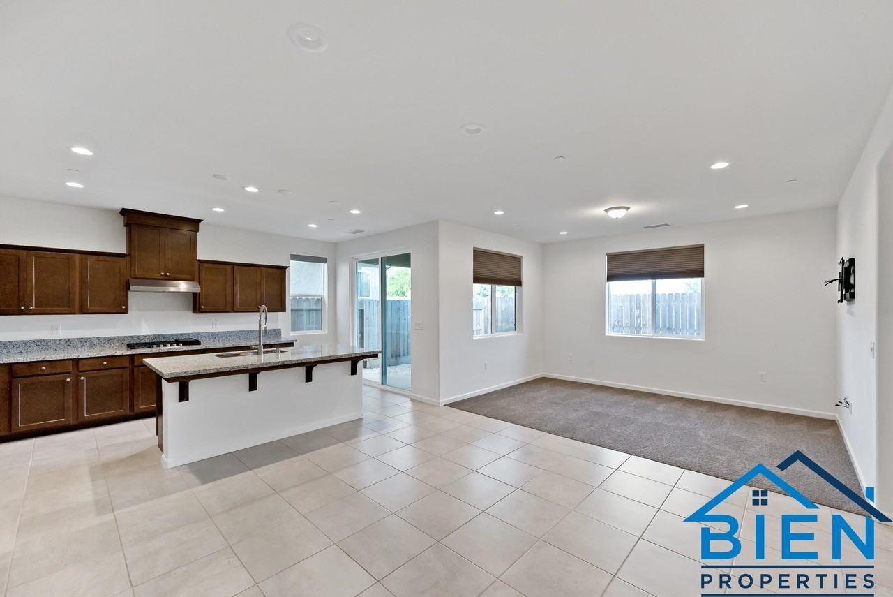 1227 Las Rosas Ave #1 - Photo 2 of 25