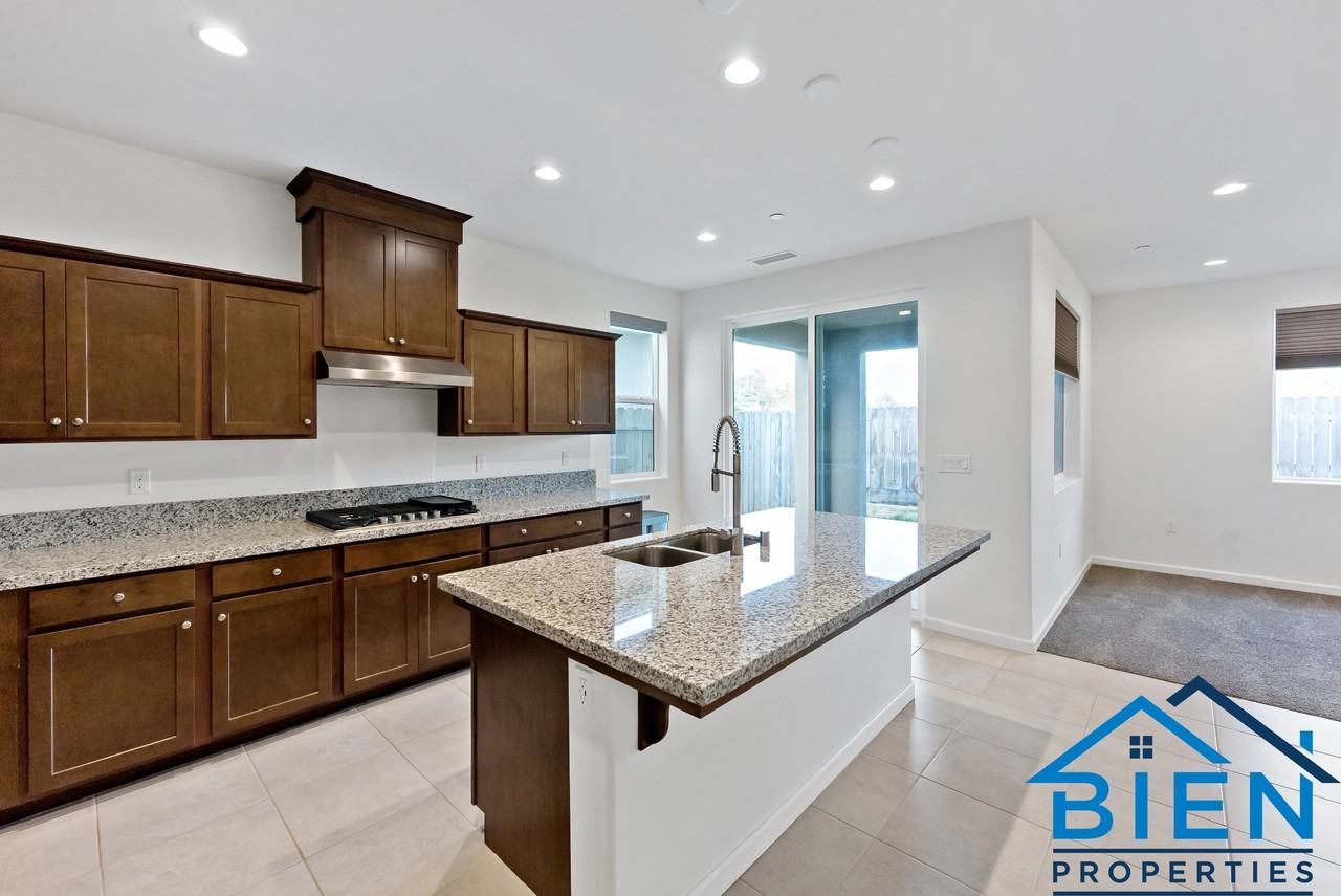 1227 Las Rosas Ave #1 - Photo 6 of 25