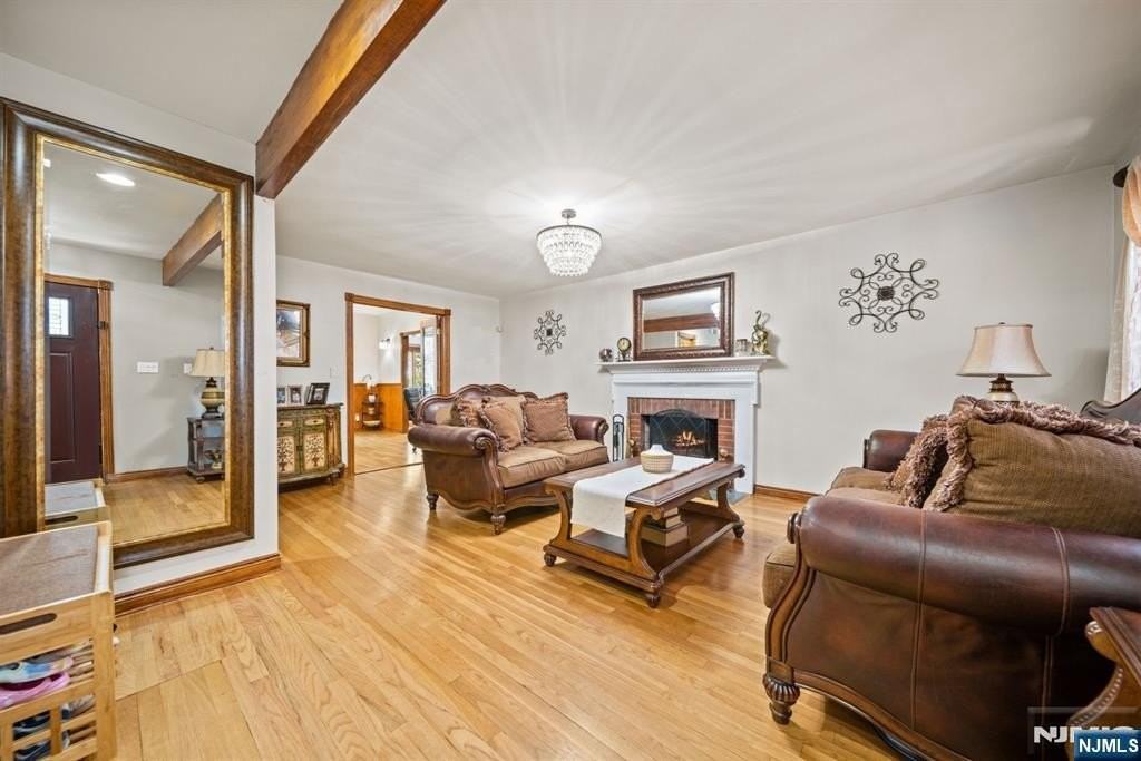 191 Tenafly Rd - Photo 5 of 39