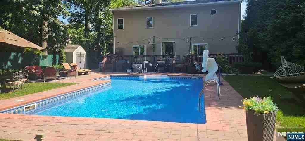 191 Tenafly Rd - Photo 2 of 39