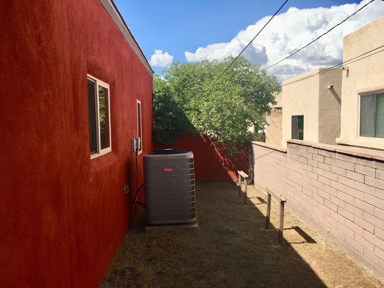 1434 E Elm St #2 - Photo 4 of 13