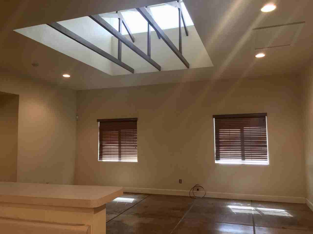 1434 E Elm St #2 - Photo 5 of 13