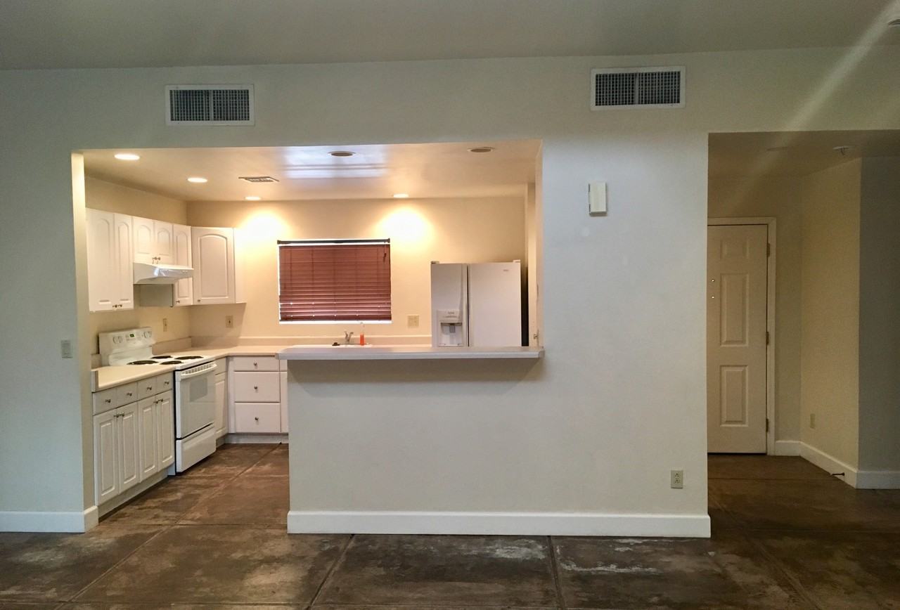 1434 E Elm St #2 - Photo 6 of 13