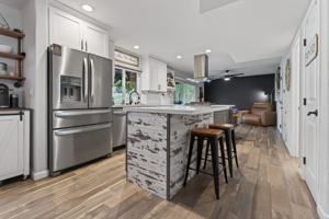 featured image of 976 Dimarino St #1