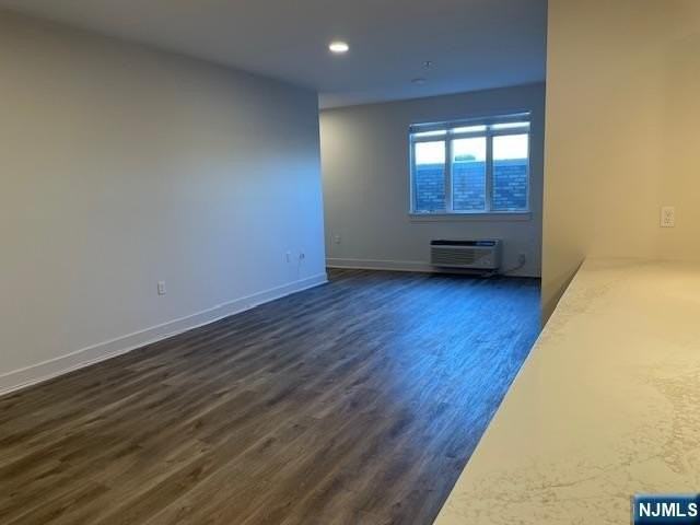 205 Stuyvesant Ave - Photo 7 of 15