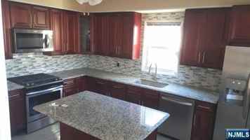 featured image of 24 Hackett Pl