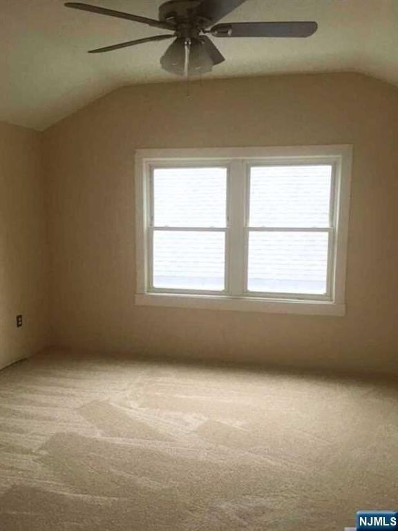 24 Hackett Pl - Photo 7 of 10