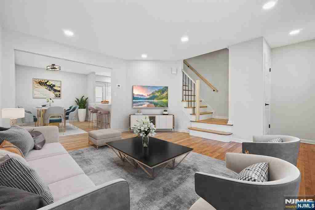 100 Cortland Pl - Photo 3 of 19