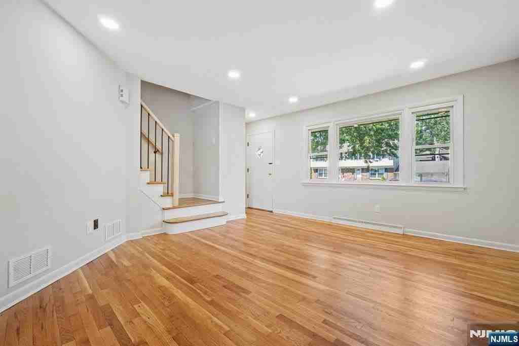 100 Cortland Pl - Photo 5 of 19