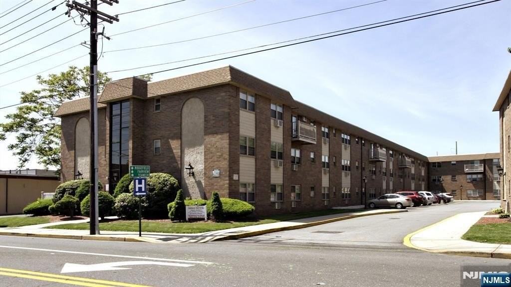 205 Bergen Tpke Apt 2a - Photo 2 of 13