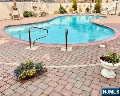 205 Bergen Tpke Apt 2a - Photo 3 of 13