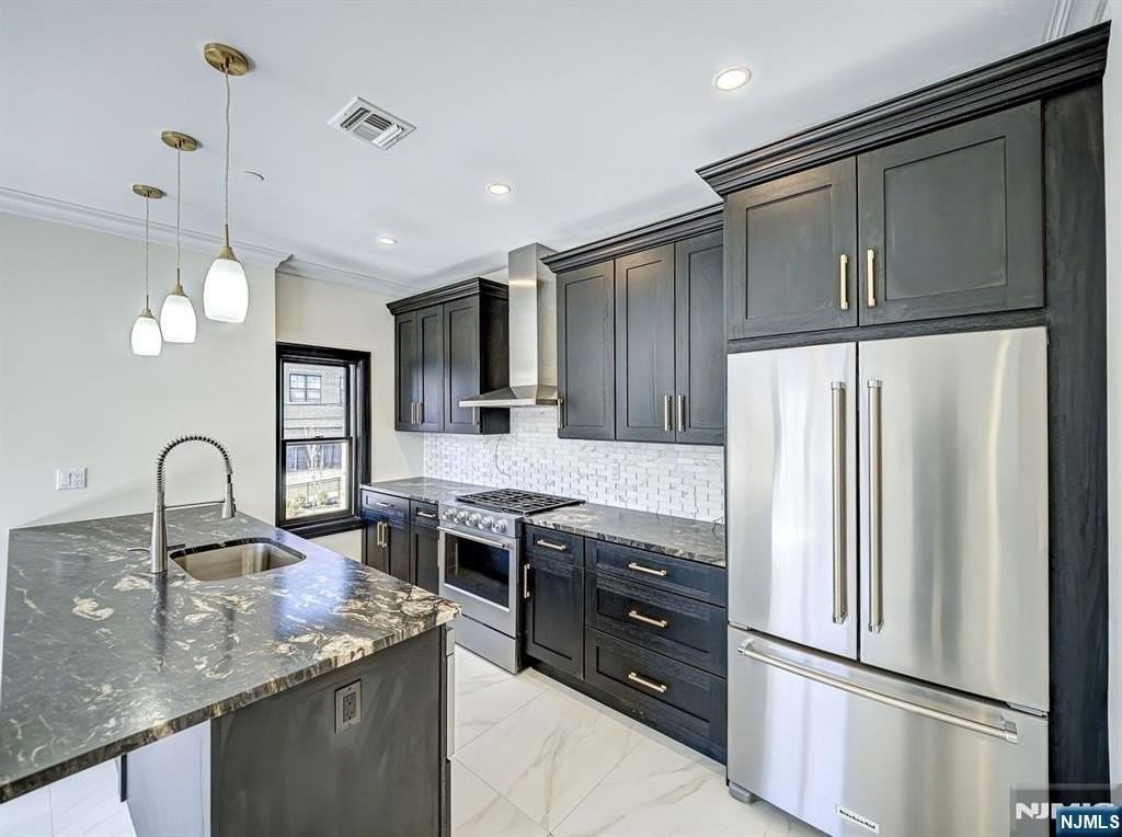 208 Nwk Pompton Turnpike 201 - Photo 3 of 15