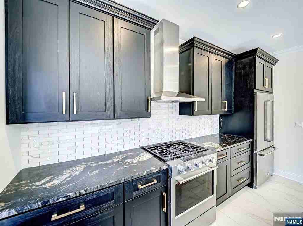 208 Nwk Pompton Turnpike 201 - Photo 5 of 15