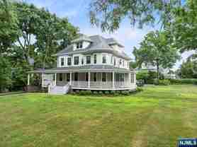 389 Spring Ave - Photo 1 of 1