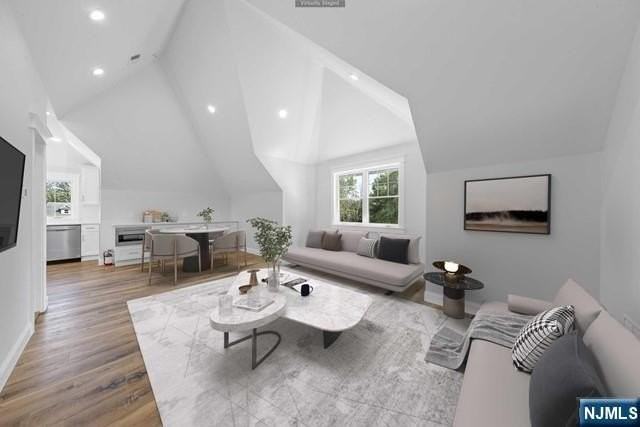 389 Spring Ave - Photo 6 of 33