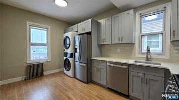 featured image of 411 Lanza Ave