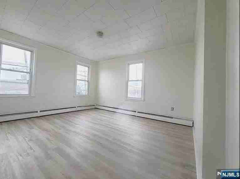 455 Orient Way - Photo 2 of 7