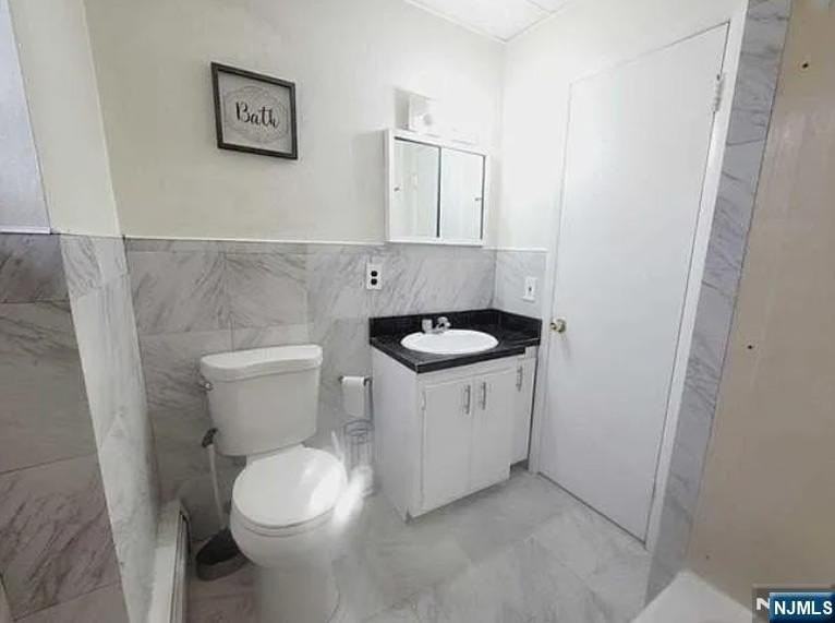 455 Orient Way - Photo 3 of 7