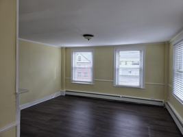 featured image of 5 Central Sq #3