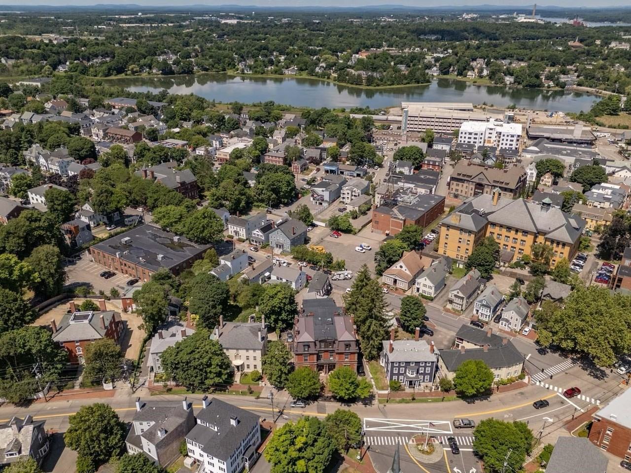 132 Middle St #4 - Photo 3 of 8