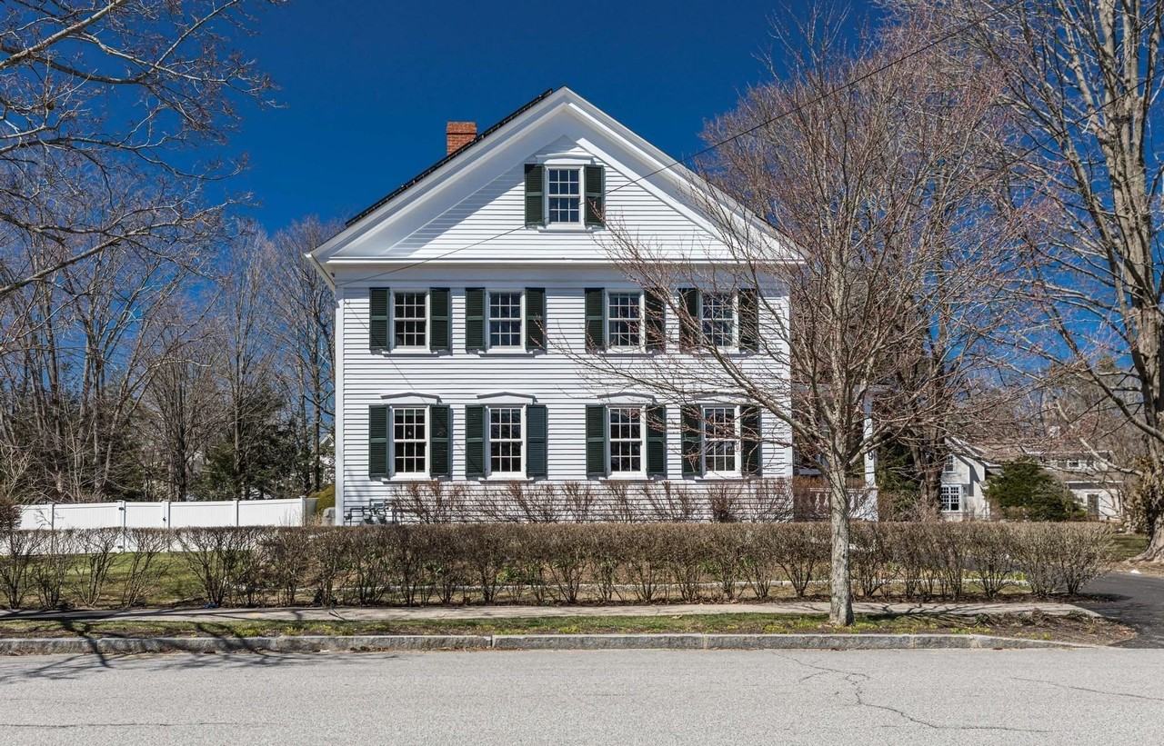 69 Court St - Photo 3 of 46