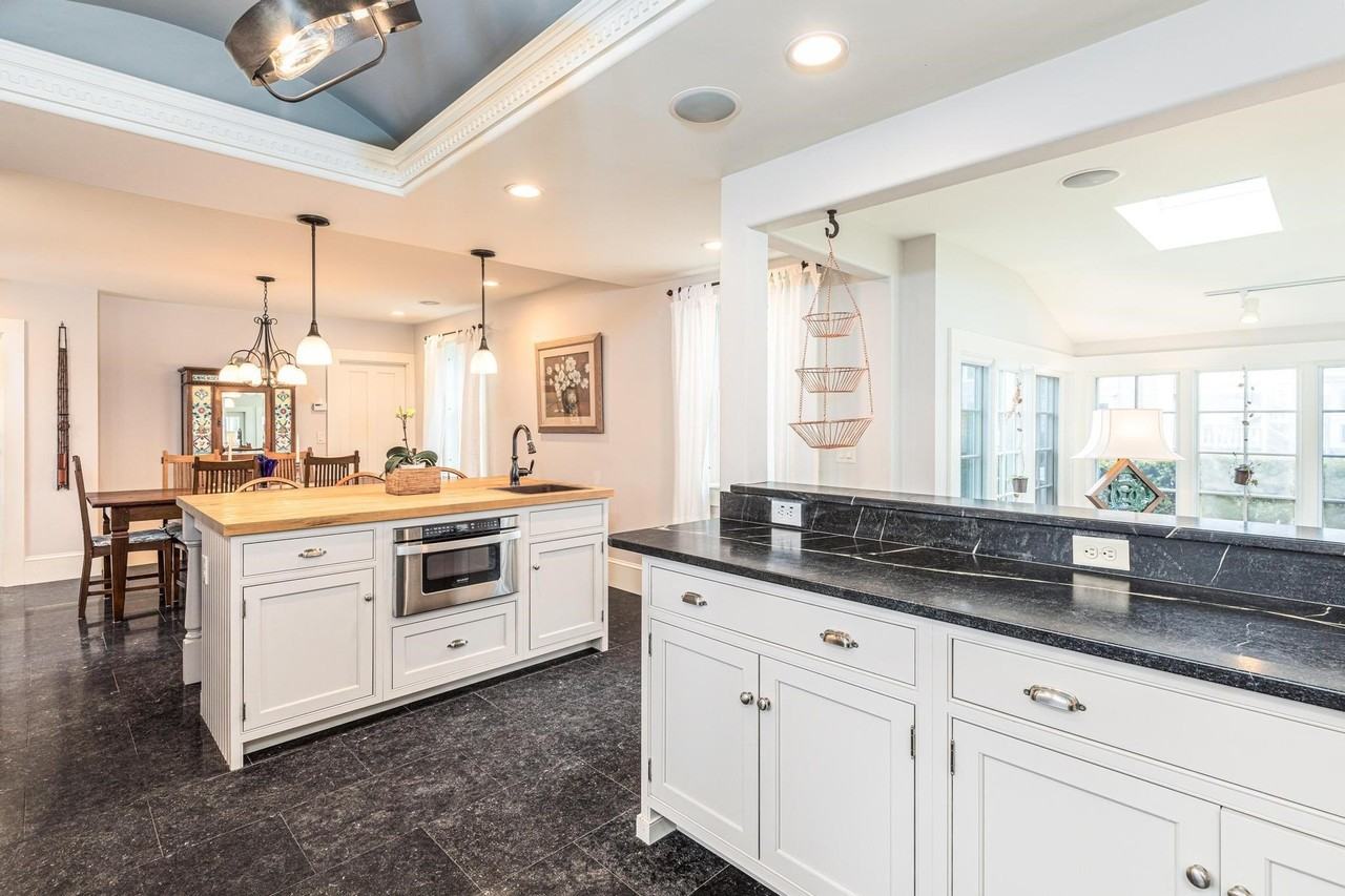 69 Court St - Photo 7 of 46