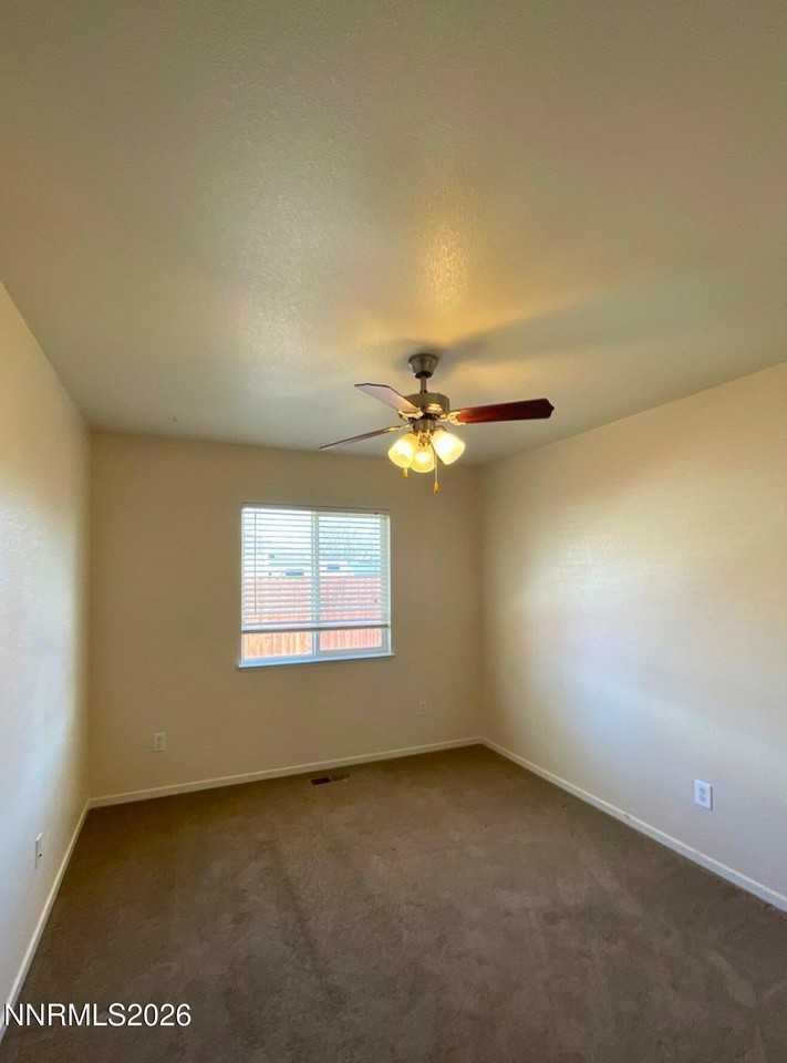 17825 Fairfax Ct - Photo 7 of 11