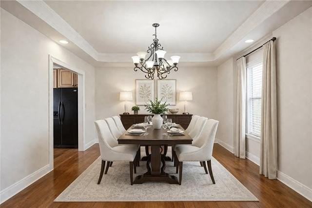 305 Charles Ct - Photo 3 of 19