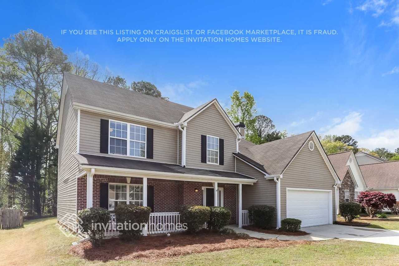 220 Lake Valley Dr
